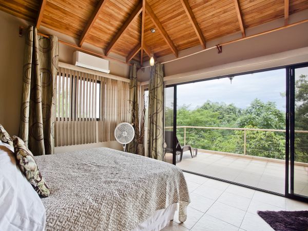 Quepos Vacation Pool Home Three Bedroom