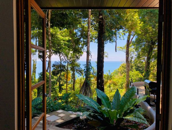 Stunning Four Bedroom Vacation Villa with Ocean Views