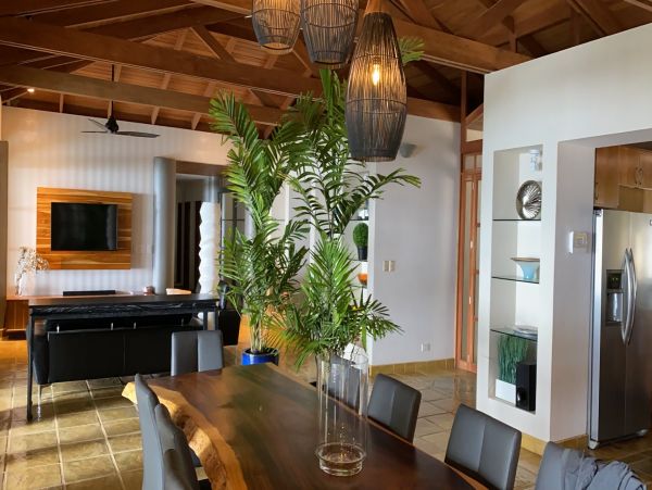 Stunning Four Bedroom Vacation Villa with Ocean Views