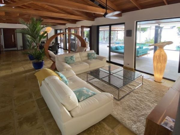 Stunning Four Bedroom Vacation Villa with Ocean Views