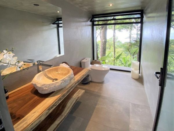 Stunning Four Bedroom Vacation Villa with Ocean Views