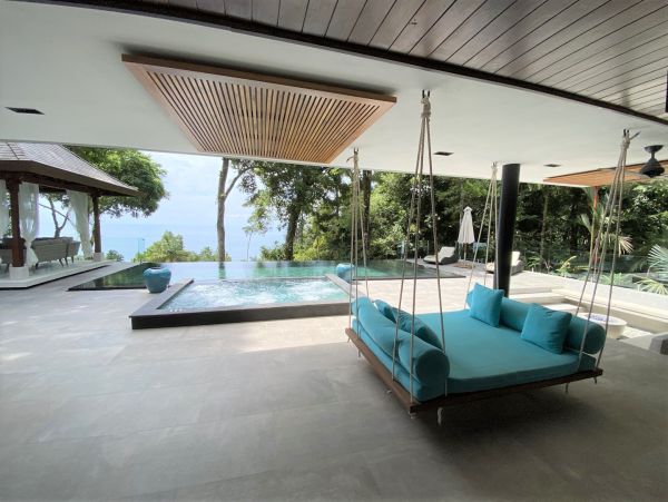 Stunning Four Bedroom Vacation Villa with Ocean Views