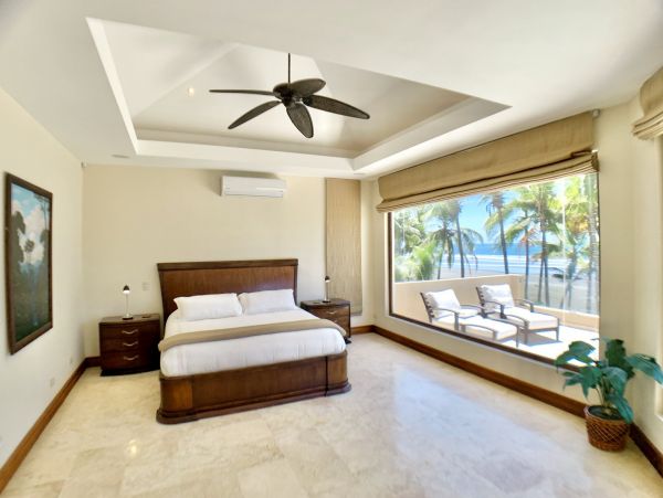 Jaco Costa Rica Luxury Beachfront Villa with Private Pool
