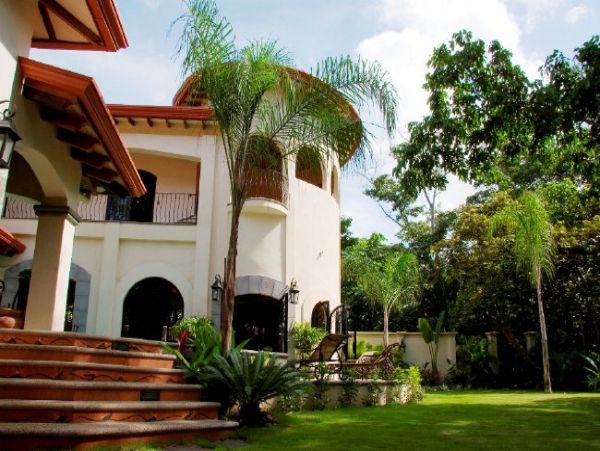 Gorgeous 5 Bedroom Villa in Jaco Beach