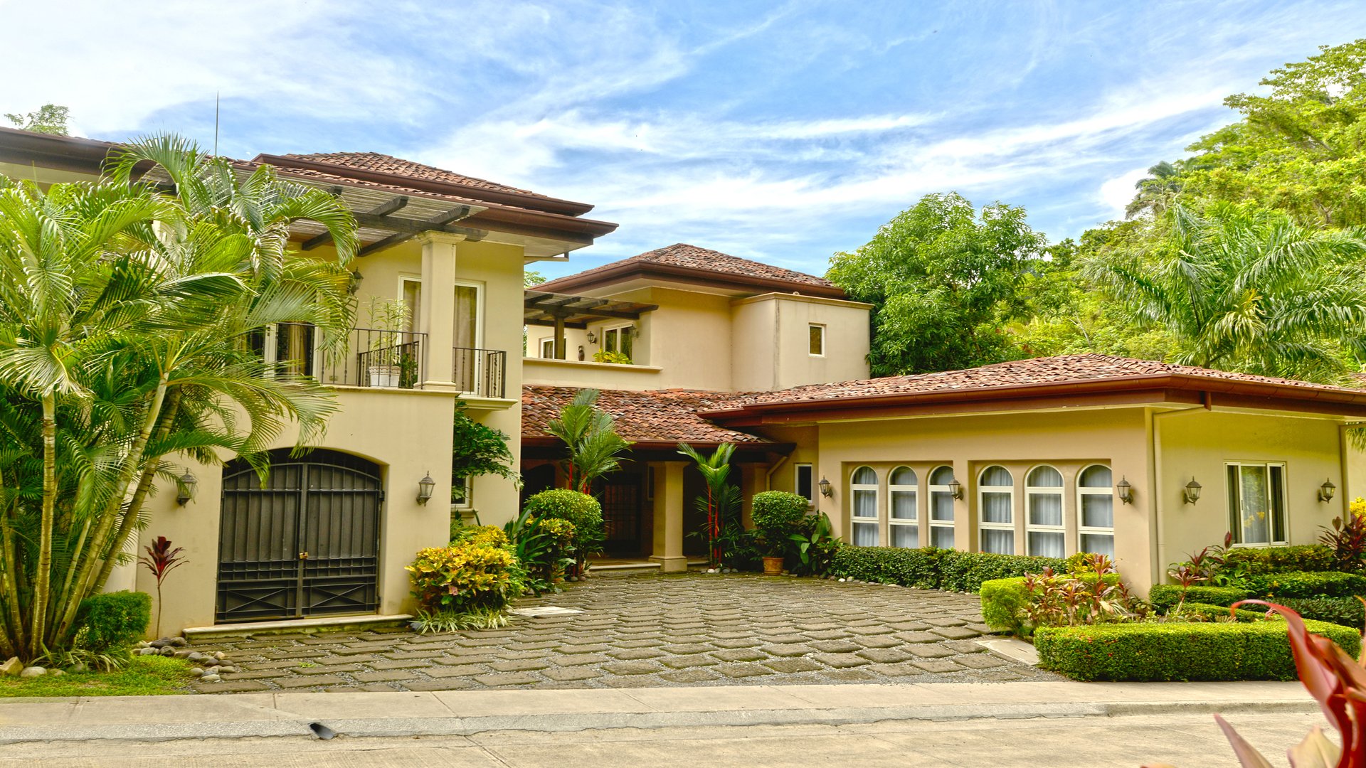 Magnificent Jaco Pool Villa Weekly Rental 6 Bedrooms