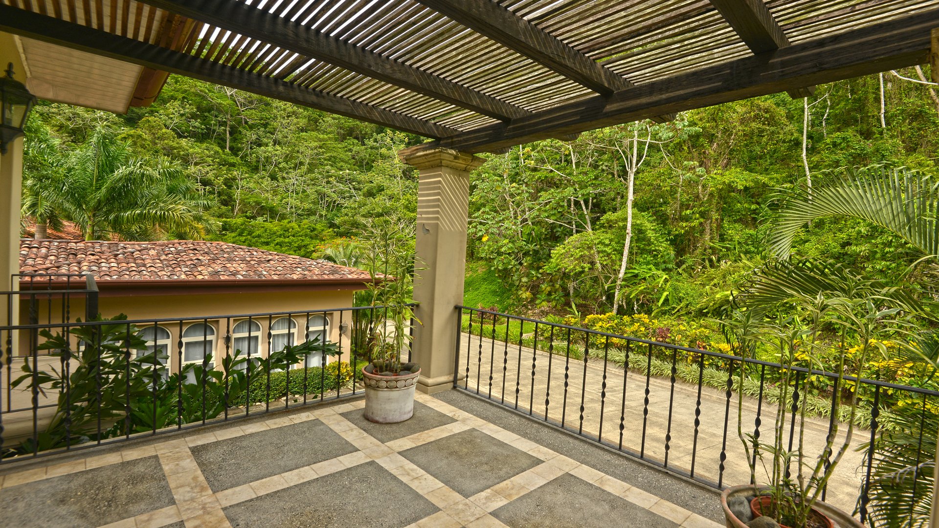 Magnificent Jaco Pool Villa Weekly Rental 6 Bedrooms