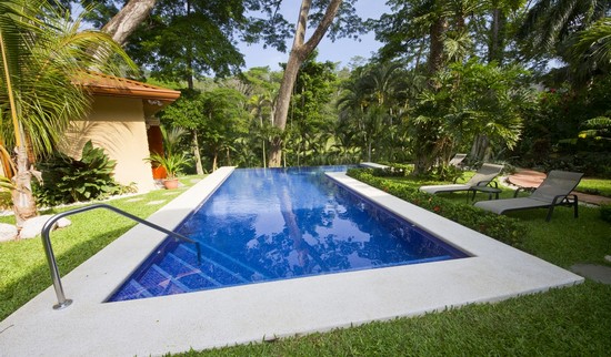 Four Bedroom Vacation Villa in Jaco with Private Pool Sleeps 8