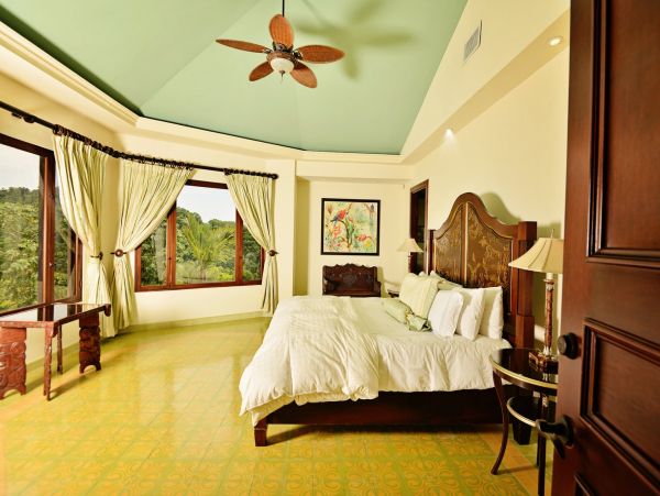 5 Bedrooms Luxury Vacation Home in Jaco with Amazing Views
