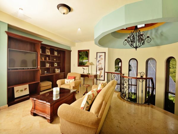 5 Bedrooms Luxury Vacation Home in Jaco with Amazing Views