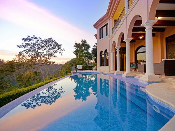 5 Bedrooms Luxury Vacation Home in Jaco with Amazing Views