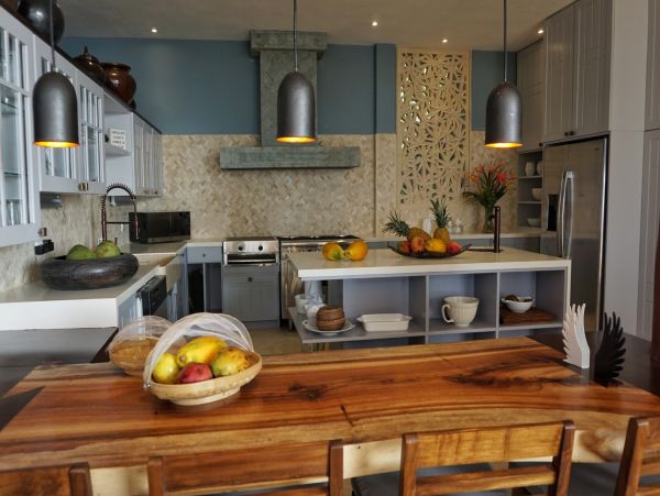 Ocean View Six Bedrooms Vacation Home in Manuel Antonio