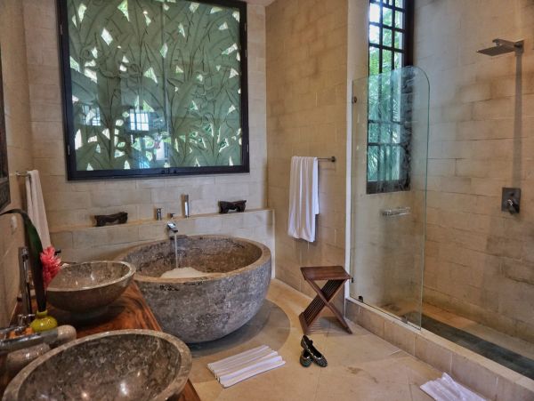 Ocean View Six Bedrooms Vacation Home in Manuel Antonio