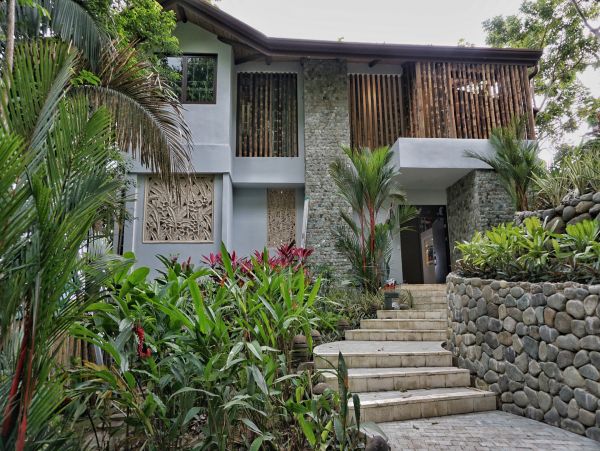 Ocean View Six Bedrooms Vacation Home in Manuel Antonio