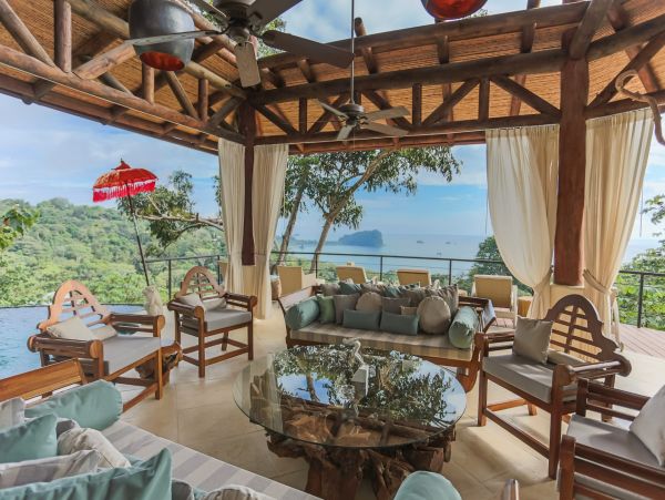 Ocean View Six Bedrooms Vacation Home in Manuel Antonio
