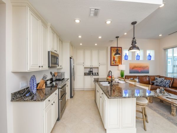 Charming 3 Bedroom Condo on Bradenton Sleeps 6 Guests