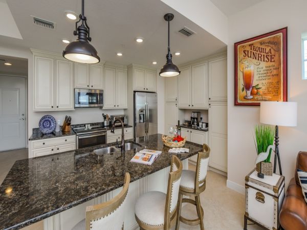 Charming 3 Bedroom Condo on Bradenton Sleeps 6 Guests