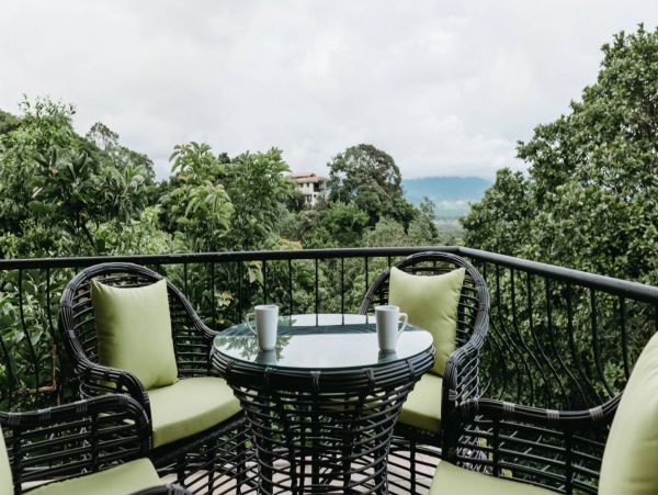 Manuel Antonio Six Bedroom Home with Private Pool
