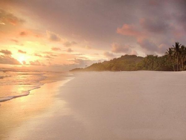 Beachfront Vacation Villa Located on Beach in Nicoya Peninsula
