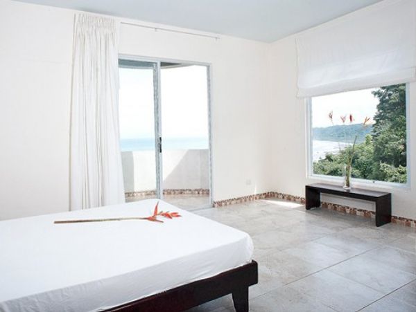 Four Bedroom Vacation Villa in Puntarenas with Amazing Views