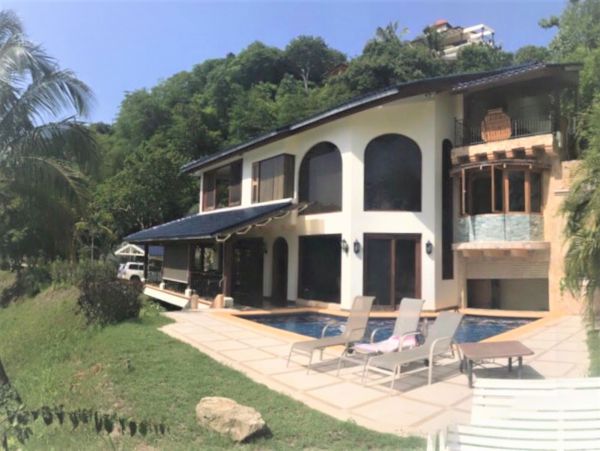 Costa Rica Luxury Vacation Rental Home in Playa Flamingo