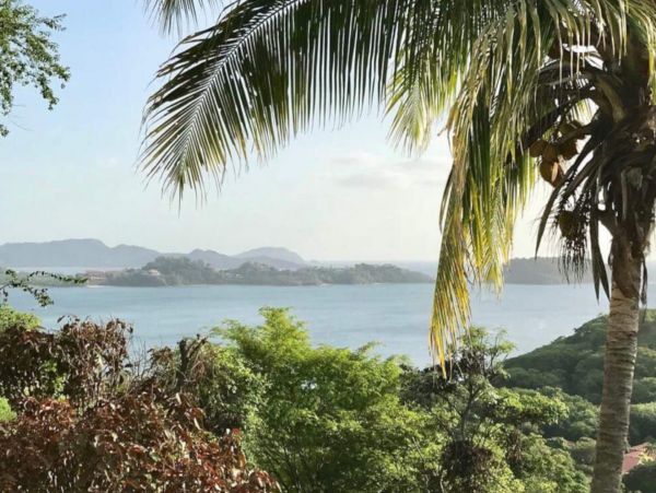 Costa Rica Luxury Vacation Rental Home in Playa Flamingo