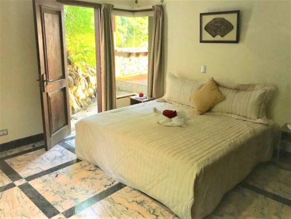Costa Rica Luxury Vacation Rental Home in Playa Flamingo