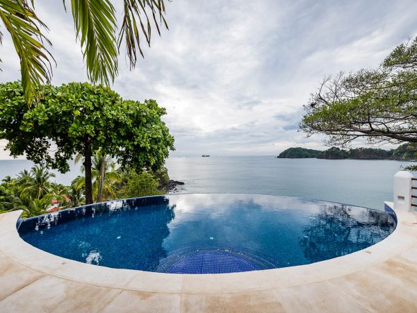 Playa Flamingo Luxury Villa Steps to beach