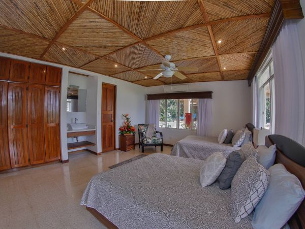 Seven Bedroom Rental Pool Villa Beachfront Flamingo