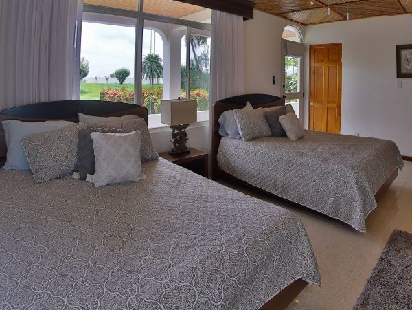Seven Bedroom Rental Pool Villa Beachfront Flamingo