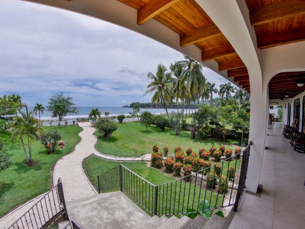 Seven Bedroom Rental Pool Villa Beachfront Flamingo