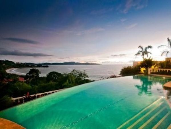 Four Bedroom Playa Flamingo Villa Pool