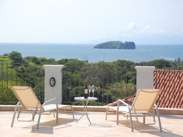 Four Bedroom Villa with Magnificent Pool