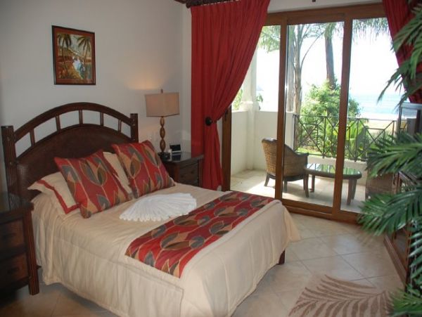 Playa Hermos Beachfront Condo