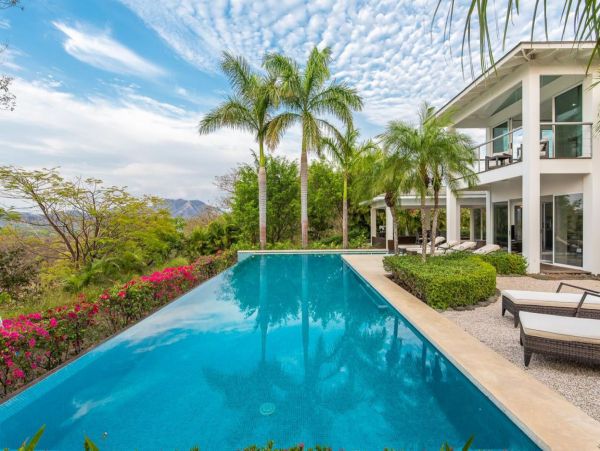 Gorgeous Luxury Family Home with Private Pool in Tamarindo