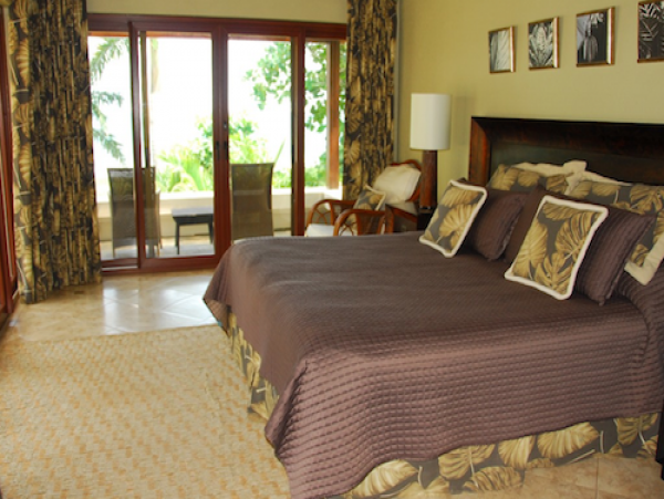 On Beach Tamarindo Vacation Home Five Bedroom with Guest House