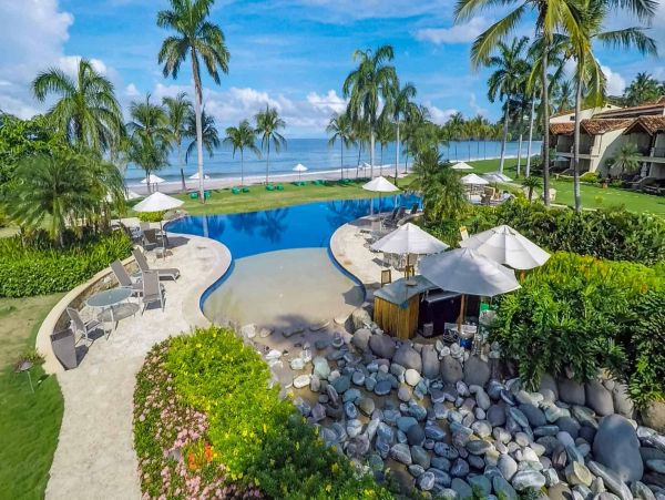 Four Bedroom Beachfront Vacation Rental in Playa Flamingo