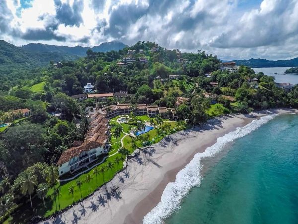 Oceanfront Vacation Condo Two Bedroom in Playa Flamingo