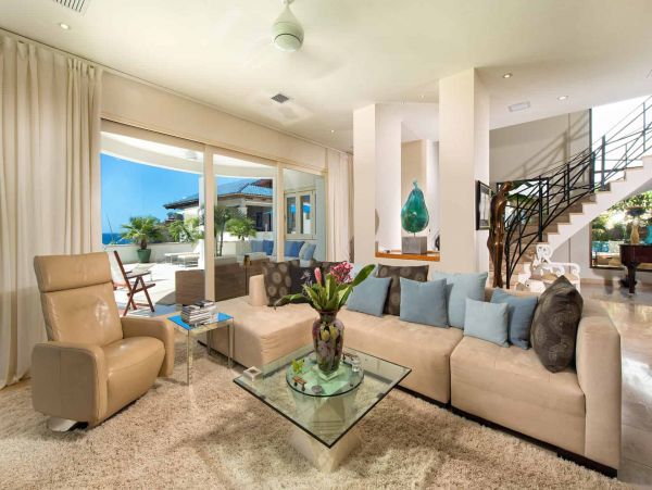 Giant Luxury Villa with Pool and Sumptuous Ocean Views in Flamingo