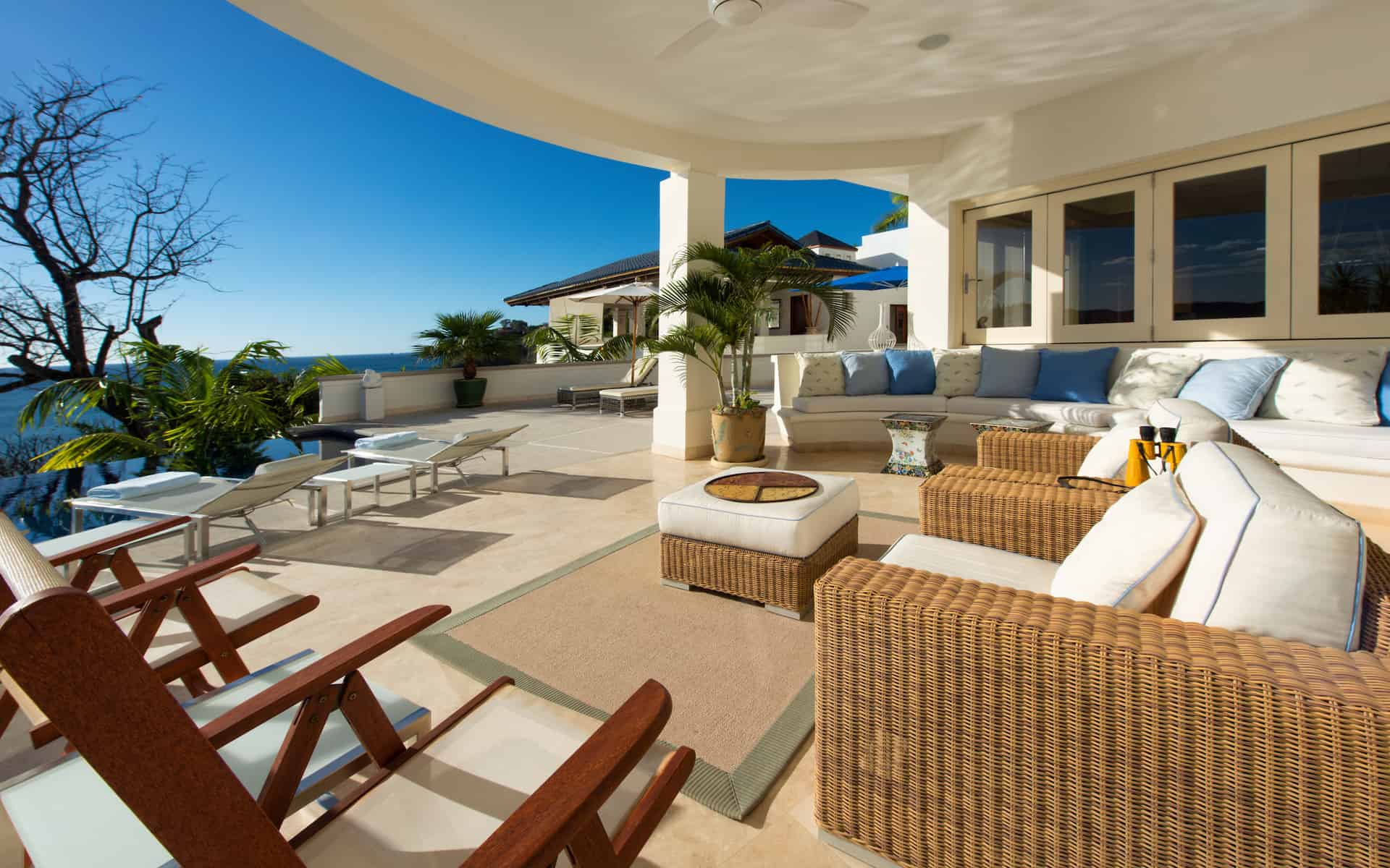 Giant Luxury Villa with Pool and Sumptuous Ocean Views in Flamingo