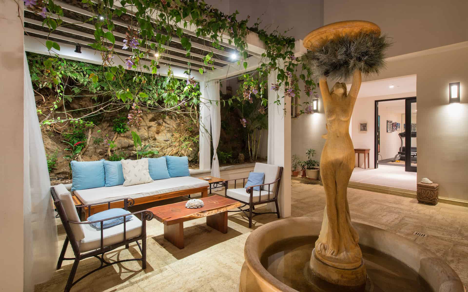 Giant Luxury Villa with Pool and Sumptuous Ocean Views in Flamingo