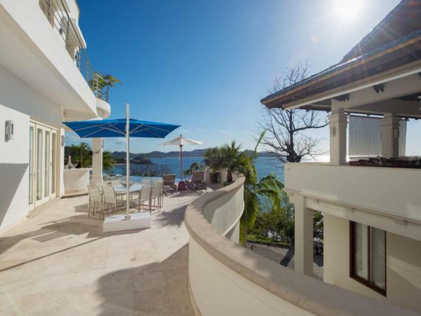 Giant Luxury Villa with Pool and Sumptuous Ocean Views in Flamingo