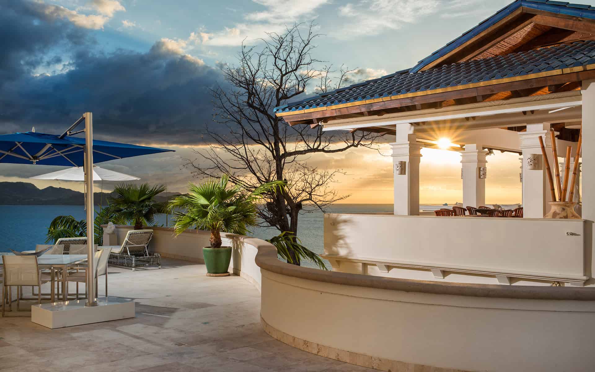 Giant Luxury Villa with Pool and Sumptuous Ocean Views in Flamingo