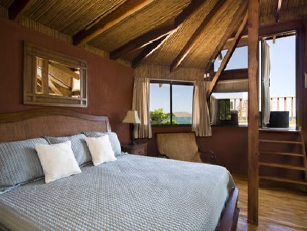 Beachfront Villa with big  pool at Playa Potrero