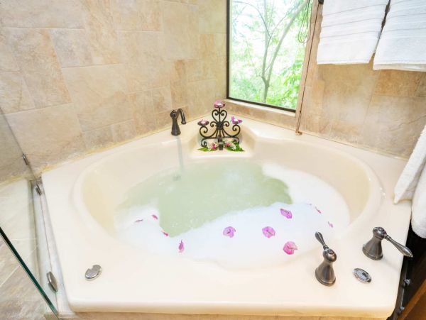 Costa Rica Gorgeous 4 Bedroom Vacation Pool Home Bay Views