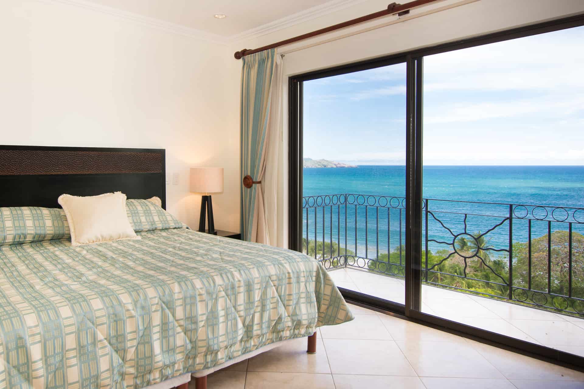 Three bedroom oceanview condo in Flamingo