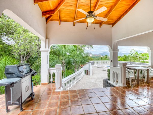 Flamingo Beach Five Bedroom Ocean View Villa