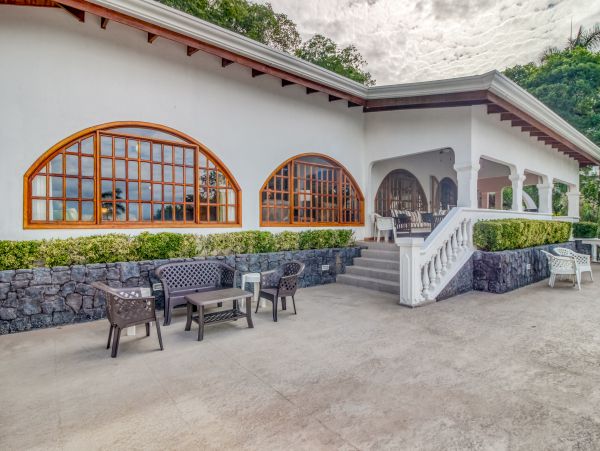 Flamingo Beach Five Bedroom Ocean View Villa