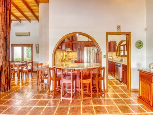 Flamingo Beach Five Bedroom Ocean View Villa