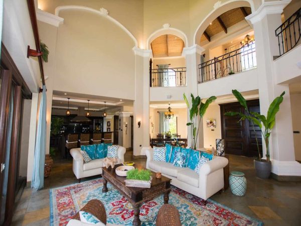 Luxury Six Bedroom Flamingo Villa Steps from Beach