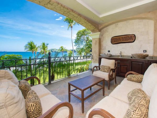 Luxury Six Bedroom Flamingo Villa Steps from Beach